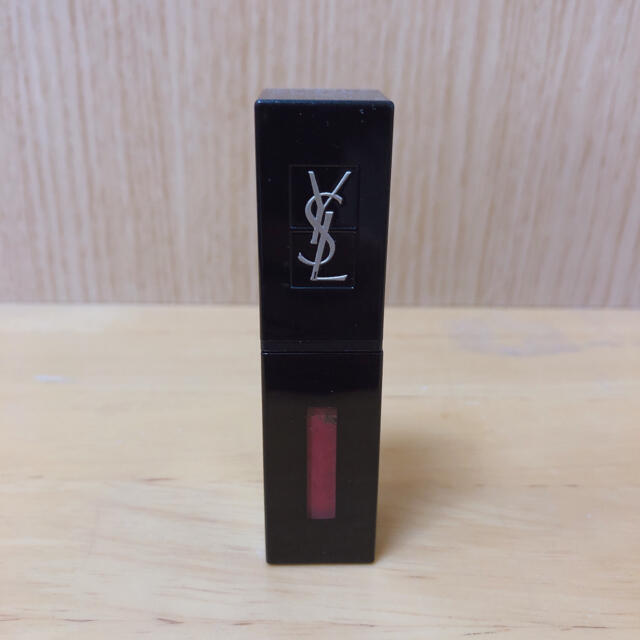 Yves Saint Laurent Beaute(イヴサンローランボーテ)のYSL ルージュピュールクチュール ヴェルニヴィニルクリーム 407 コスメ/美容のベースメイク/化粧品(口紅)の商品写真