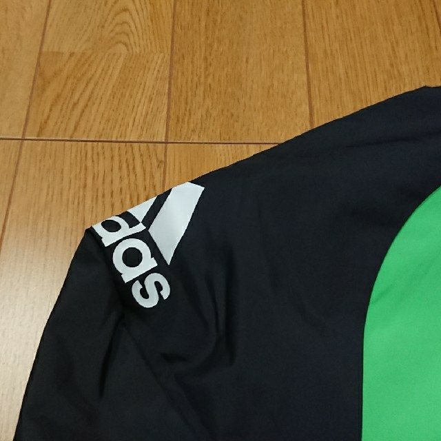 adidas(アディダス)のadidas アディダス ウインドブレーカー ブラック 黒 緑 150 キッズ/ベビー/マタニティのキッズ服男の子用(90cm~)(ジャケット/上着)の商品写真