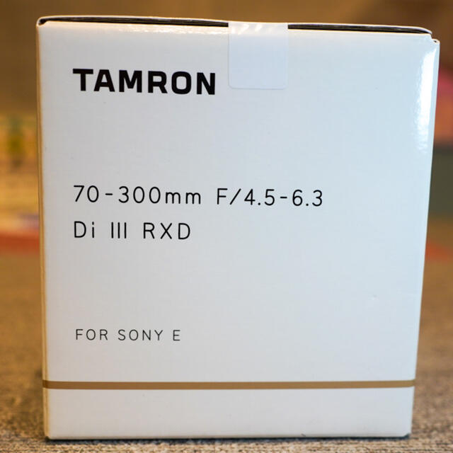 TAMRON(タムロン)の最新レンズ　新品未開封　タムロン　70-300mm A047 Eマウント スマホ/家電/カメラのカメラ(レンズ(ズーム))の商品写真