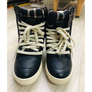 DIESEL(スニーカー)のフリマアイテム一覧 DIESEL(スニーカー)のフリマアイテム一覧