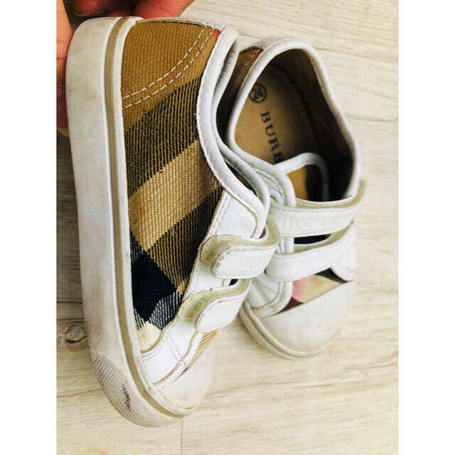 BURBERRY(バーバリー)の中古キッズBURBERRYスニーカー キッズ/ベビー/マタニティのキッズ靴/シューズ(15cm~)(スニーカー)の商品写真