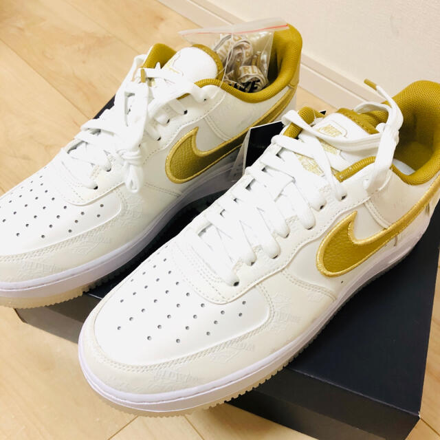 NIKE(ナイキ)のNIKE AIR FORCE 1 '07 LV8 WW ナイキ エアフォース1 メンズの靴/シューズ(スニーカー)の商品写真