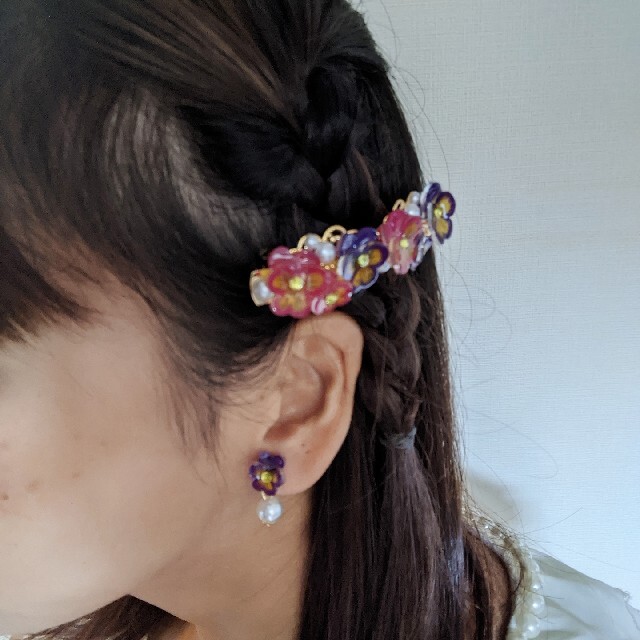 縁取りパンジーのフェミニンバレッタ ハンドメイドのアクセサリー(ヘアアクセサリー)の商品写真