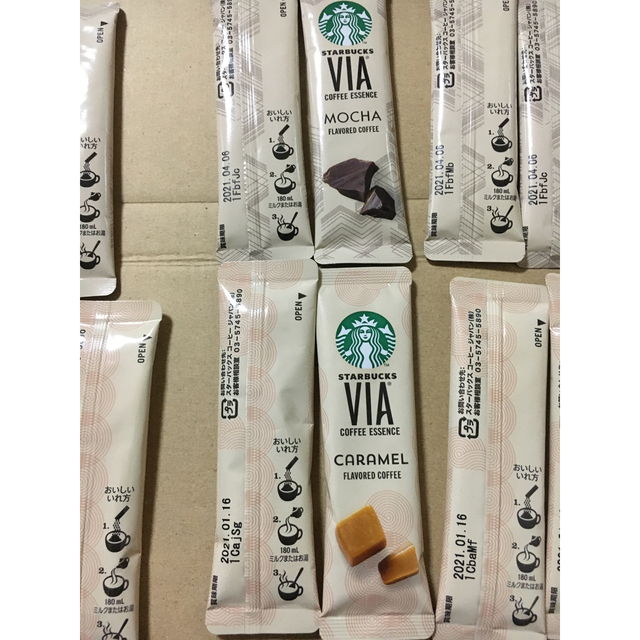 Starbucks Coffee(スターバックスコーヒー)のスターバックス　VIA  キャラメル16本　モカ16本　計32本　ヴィア 食品/飲料/酒の飲料(コーヒー)の商品写真