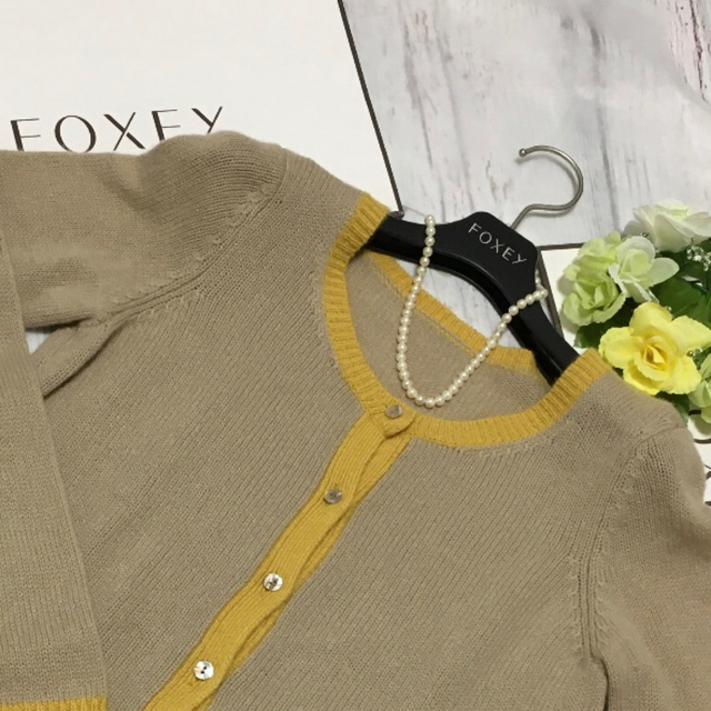 新品同様!FOXEYカシミア100%真珠ボタンカーディガン 38 Rene 新作販売