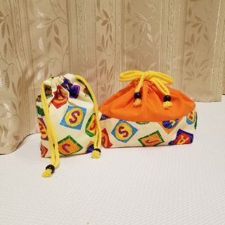 はらぺこあおむしお弁当袋　コップ袋　2点セット　ハンドメイド(ランチボックス巾着)