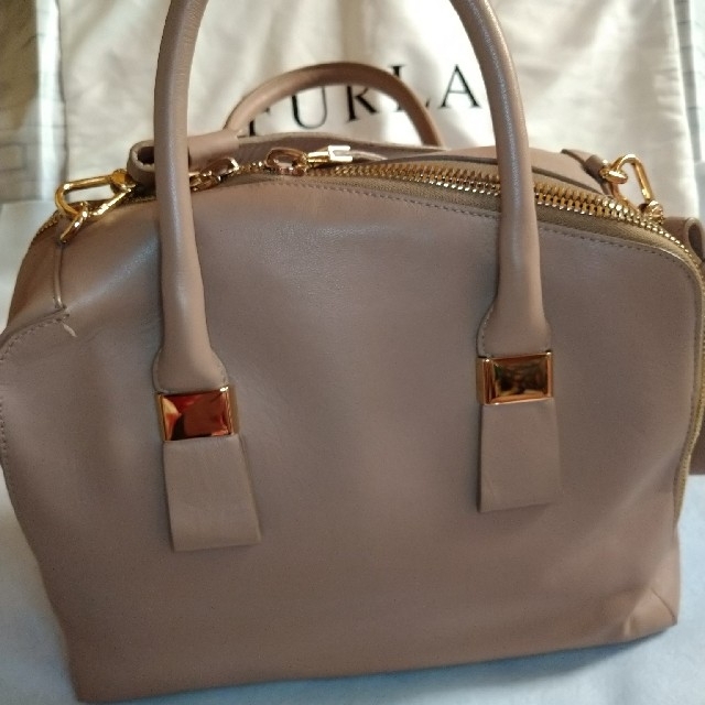 おしゃれでシックな FURLA フルラ レザー 2way ショルダーバッグ 1