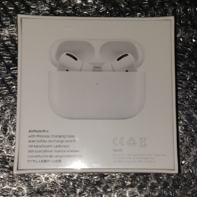 Apple(アップル)のAirPods Pro (エアーポッズ プロ) 国内正規品新品未使用 スマホ/家電/カメラのオーディオ機器(ヘッドフォン/イヤフォン)の商品写真