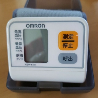 オムロン(OMRON)の血圧計　OMRON  HEM-6111(体重計/体脂肪計)