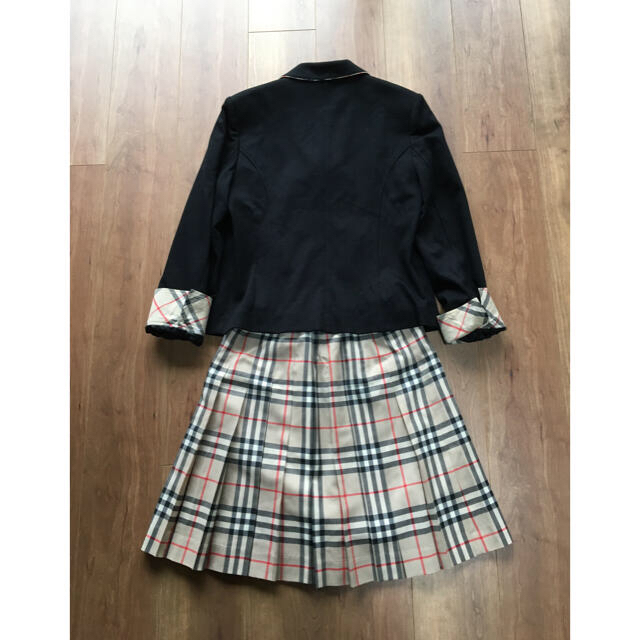 BURBERRY(バーバリー)の美品バーバリーロンドン チェックモチーフセットアップスーツ キッズ/ベビー/マタニティのキッズ服女の子用(90cm~)(ドレス/フォーマル)の商品写真