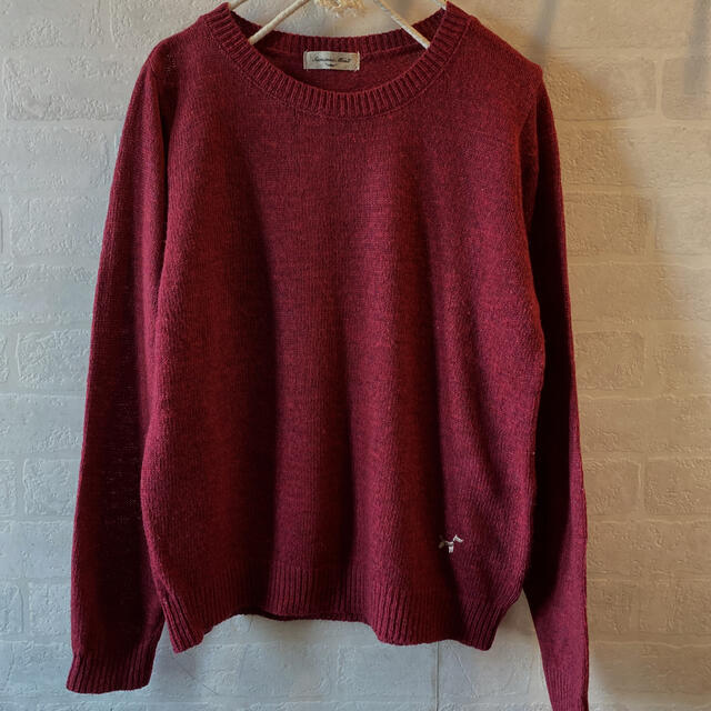 SM2(サマンサモスモス)のSM2   裾ワンポイント刺繍　赤系 丸首ニットセーター メンズのトップス(ニット/セーター)の商品写真