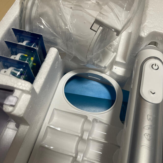 BRAUN - ブラウン オーラルB ジーニアス8000 D7015355XCの通販 by yu ...