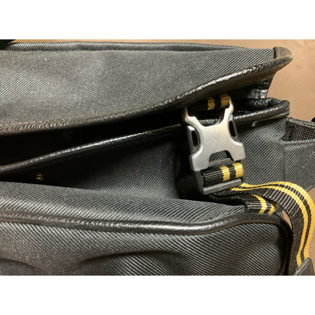 FRED PERRY(フレッドペリー)のフレッドペリー メンズのバッグ(ショルダーバッグ)の商品写真