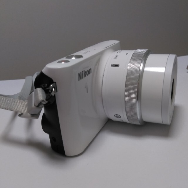 Nikon(ニコン)の【本日セール！】Nikon 1 S2 WHITE スマホ/家電/カメラのカメラ(コンパクトデジタルカメラ)の商品写真