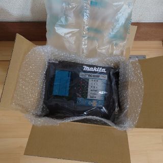 マキタ(Makita)のマキタ　新品　急速充電器　DC18RF(その他)