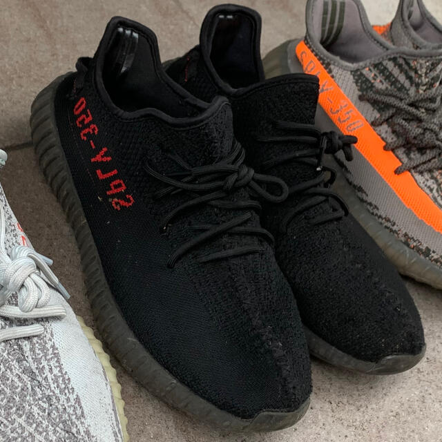 adidas(アディダス)の28cm adidas  yezzy 350 v2 ブラック　イージー メンズの靴/シューズ(スニーカー)の商品写真