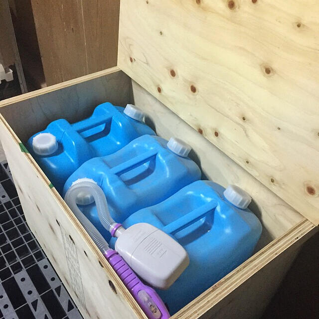 大型 灯油ポリタンク収納3点収納可能 りんご箱 木箱 収納 備蓄 ベンチ 椅子の通販 By One Day ラクマ 大型 灯油ポリタンク収納3点収納可能 りんご箱 木箱 収納 備蓄 ベンチ 椅子の通販 By One Day ラクマ