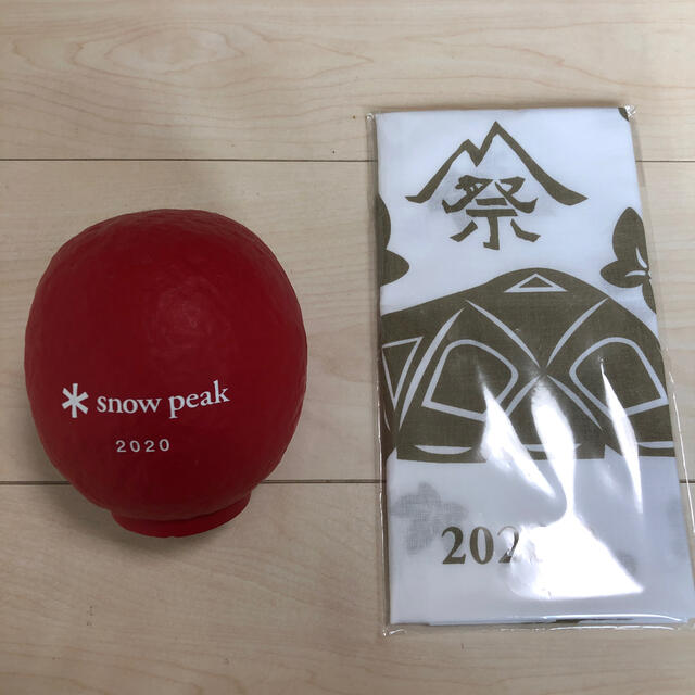 Snow Peak(スノーピーク)のsnow peak だるま　手ぬぐい　非売品 スポーツ/アウトドアのアウトドア(その他)の商品写真