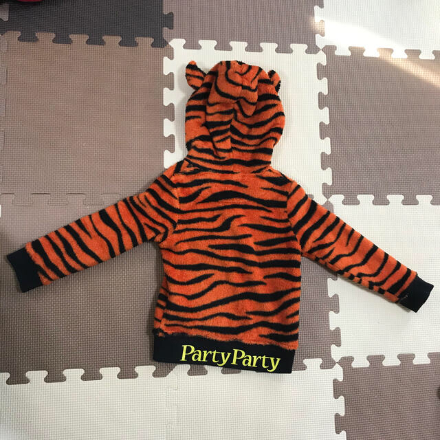 PARTYPARTY(パーティーパーティー)のティガー柄　パーカー キッズ/ベビー/マタニティのキッズ服男の子用(90cm~)(ジャケット/上着)の商品写真