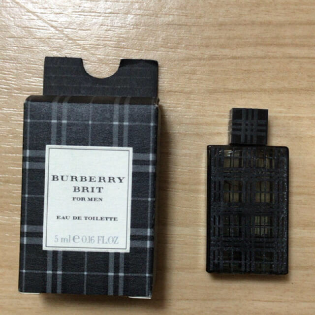 BURBERRY(バーバリー)のBURBERRY バーバリー　ブリット　フォーメン　香水　5ml コスメ/美容の香水(香水(男性用))の商品写真