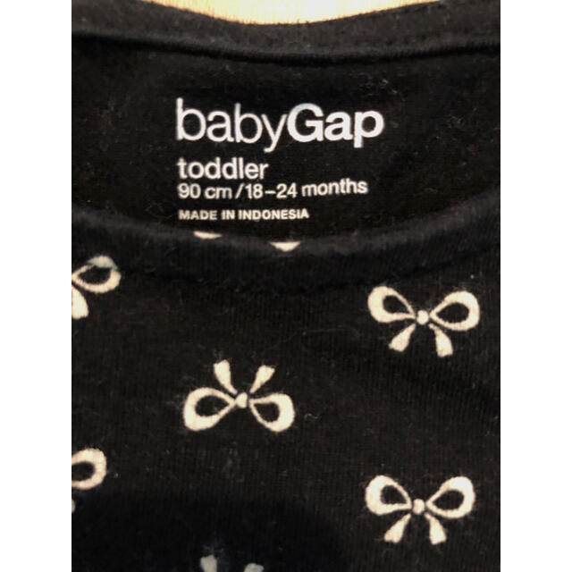 babyGAP(ベビーギャップ)の美品　ベビーギャップ　女の子　リボン柄フレアフリルトップス　90ｾﾝﾁ キッズ/ベビー/マタニティのキッズ服女の子用(90cm~)(Tシャツ/カットソー)の商品写真