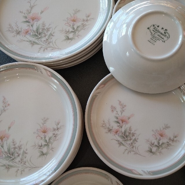 Noritake(ノリタケ)の価格注意　ノリタケ　お皿　4種　各5枚(全20)　カップ&ソーサー　3セット有り インテリア/住まい/日用品のキッチン/食器(食器)の商品写真