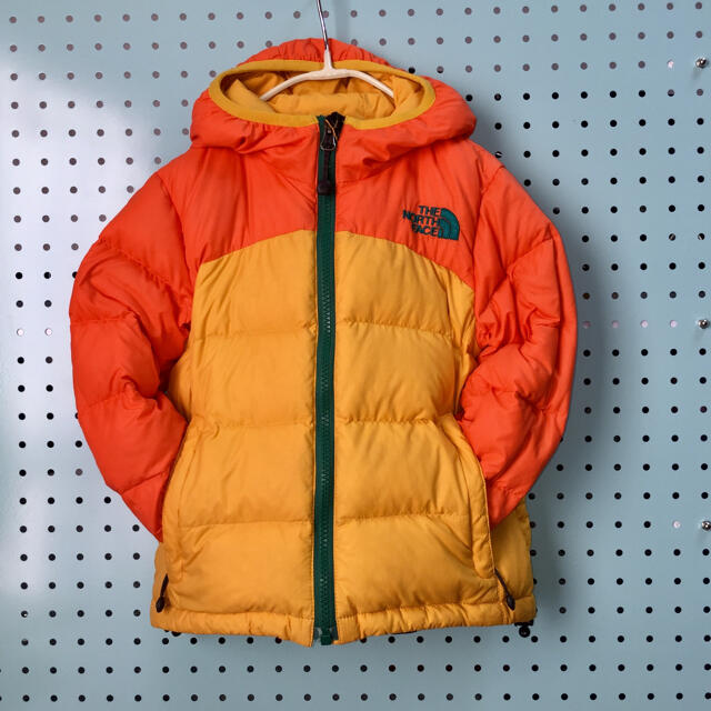 THE NORTH FACE(ザノースフェイス)のTHE NORTH FACE. アコンカグアフーディー  キッズダウンジャケット キッズ/ベビー/マタニティのキッズ服男の子用(90cm~)(ジャケット/上着)の商品写真