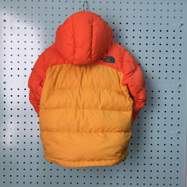 THE NORTH FACE(ザノースフェイス)のTHE NORTH FACE. アコンカグアフーディー  キッズダウンジャケット キッズ/ベビー/マタニティのキッズ服男の子用(90cm~)(ジャケット/上着)の商品写真