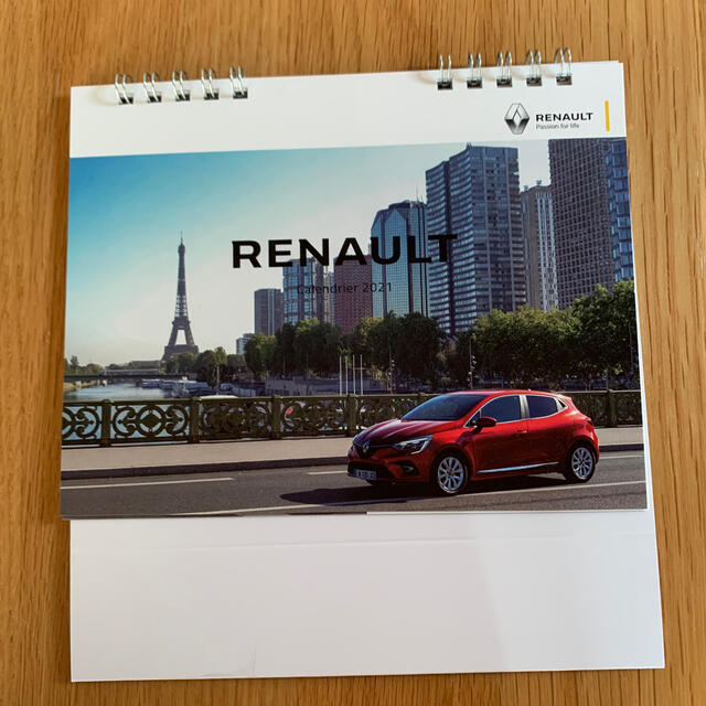 RENAULT(ルノー)のRENAULT ルノー　卓上カレンダー　2021 インテリア/住まい/日用品の文房具(カレンダー/スケジュール)の商品写真
