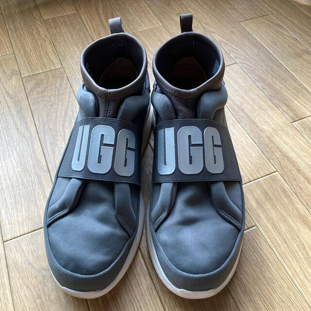 UGG(アグ)のugg スニーカー グレー 23.5 レディースの靴/シューズ(スニーカー)の商品写真