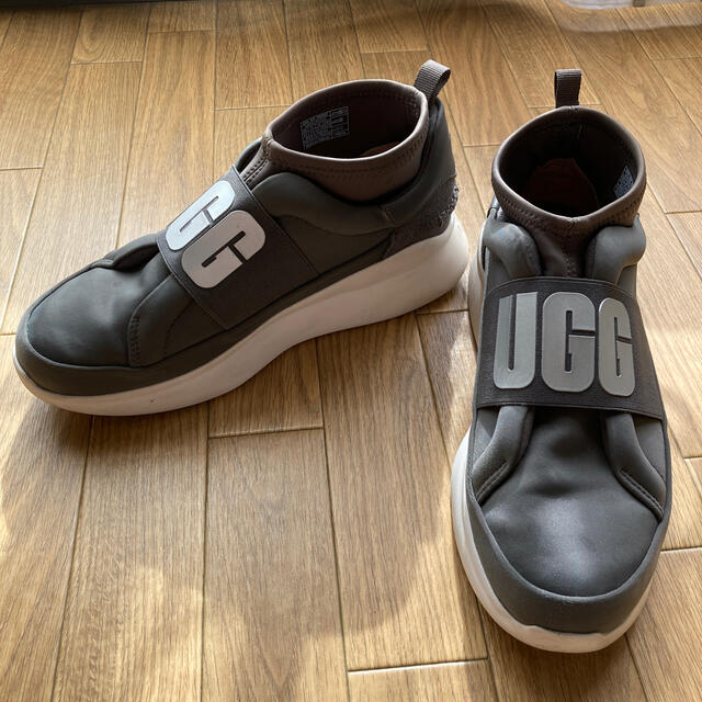 UGG(アグ)のugg スニーカー グレー 23.5 レディースの靴/シューズ(スニーカー)の商品写真