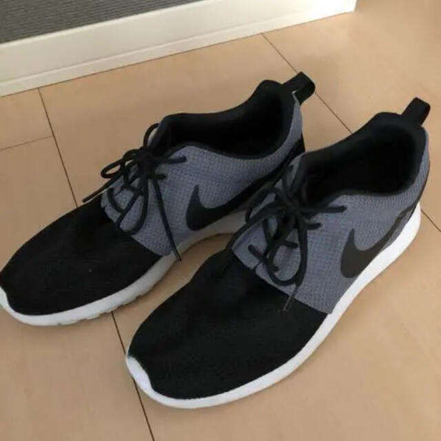 NIKE(ナイキ)のNIKE ROSHERUN  / ナイキ ローシラン 27.5 メンズの靴/シューズ(スニーカー)の商品写真