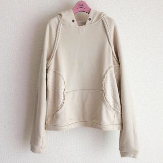 ユニクロ(UNIQLO)のカロリナグレイサー × ユニクロ UT スウェットパーカー S ベージュ(パーカー)