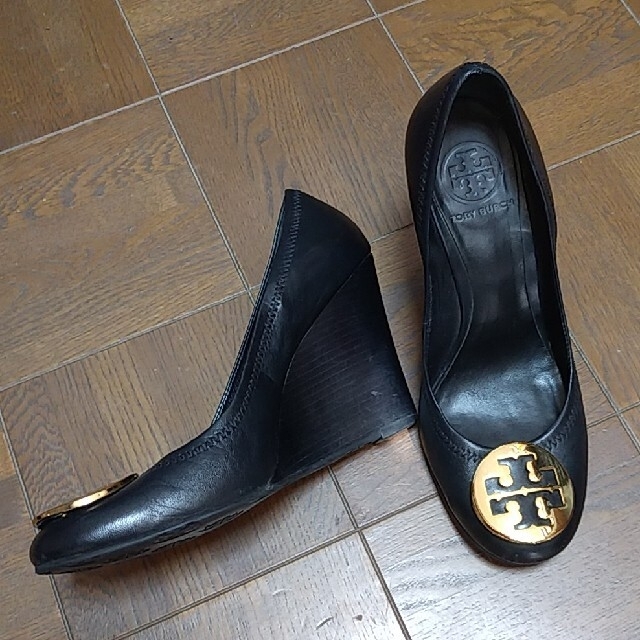 Tory Burch(トリーバーチ)の★最終値下げ★TORY BURCH　ウエッジソールパンプス レディースの靴/シューズ(ハイヒール/パンプス)の商品写真