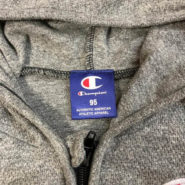 Champion(チャンピオン)のパーカー チャンピオン アウター キッズ/ベビー/マタニティのキッズ服男の子用(90cm~)(ジャケット/上着)の商品写真