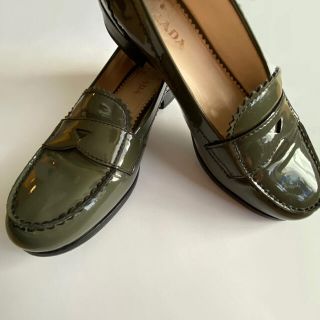 PRADA(エナメル ・ ローファー/革靴)のフリマアイテム一覧 PRADA(エナメル ・ ローファー/革靴)のフリマアイテム一覧