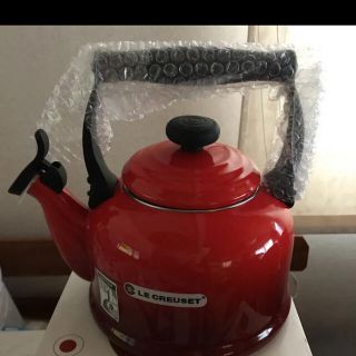 ルクルーゼ(LE CREUSET)のル・クルーゼ　新品未使用　笛吹ケトル　赤(鍋/フライパン)