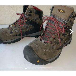 キーン(KEEN)のkeen キーン トレッキングシューズ  27.5cm  未使用(登山用品)