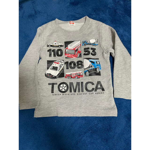 みぃ様専用　トミカ　トレーナー　110 キッズ/ベビー/マタニティのキッズ服男の子用(90cm~)(その他)の商品写真