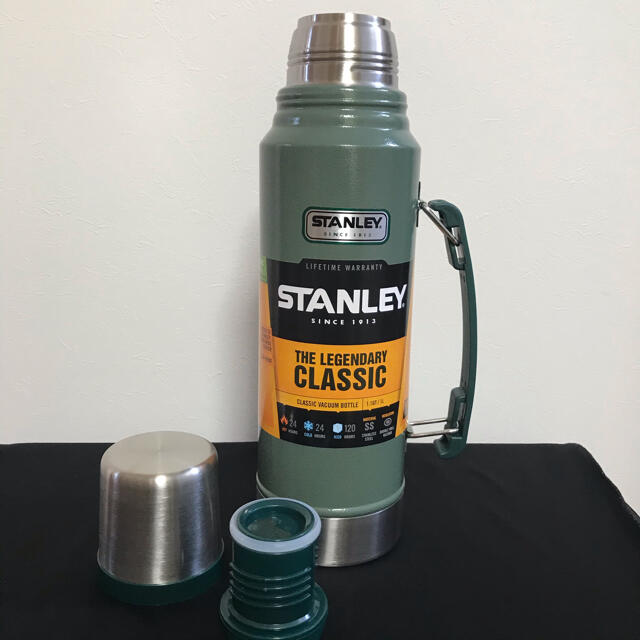 Stanley(スタンレー)の【新品未使用】STANLEY スタンレー 水筒 1リットル 旧ロゴ スポーツ/アウトドアのアウトドア(その他)の商品写真