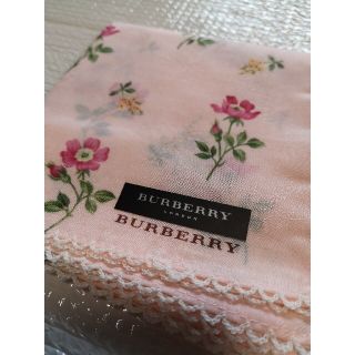 バーバリー(BURBERRY)のBURBERRY バーバリー 花柄のハンカチ(ハンカチ)