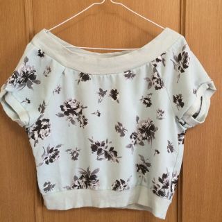 ページボーイ(PAGEBOY)の花柄オフショルトップス💓お値下げ(Tシャツ(半袖/袖なし))