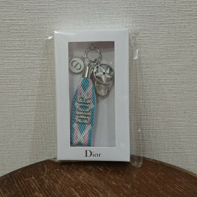 Dior(ディオール)の★ハルモア様専用★【非売品】Dior  キーホルダー レディースのファッション小物(キーホルダー)の商品写真