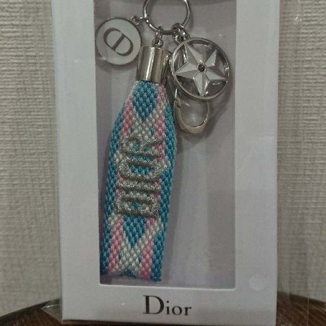 Dior(ディオール)の★ハルモア様専用★【非売品】Dior  キーホルダー レディースのファッション小物(キーホルダー)の商品写真