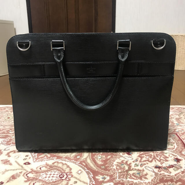 (セール品) LOUIS VUITTON エピビジネスバック