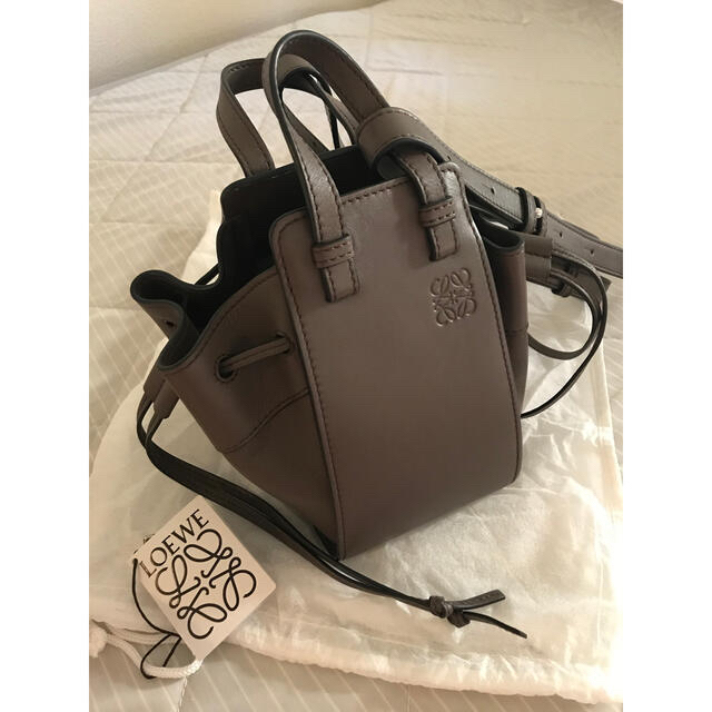 LOEWE - ロエベ ハンモックミニ ダークトープ 美品の通販 by いろか's ...