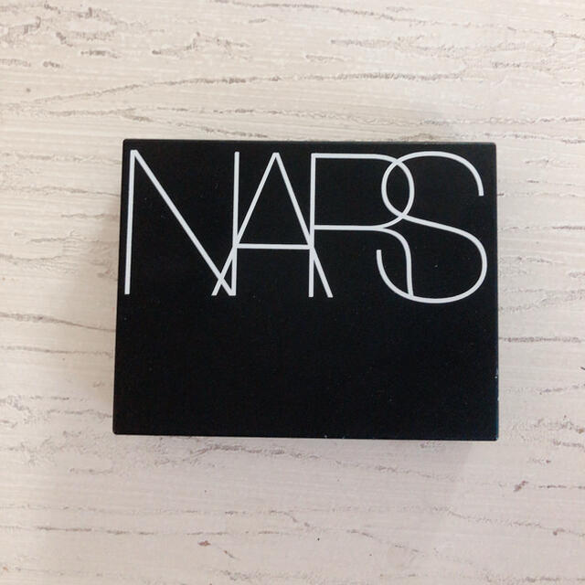 NARS(ナーズ)のNARS  リフレクティングセッティングパウダープレスト コスメ/美容のベースメイク/化粧品(フェイスパウダー)の商品写真