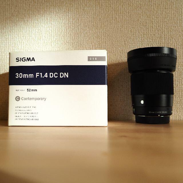 SIGMA(シグマ)の【再値下げ】SIGMA 30mm F1.4 DC DN（マイクロフォーサーズ用） スマホ/家電/カメラのカメラ(レンズ(単焦点))の商品写真