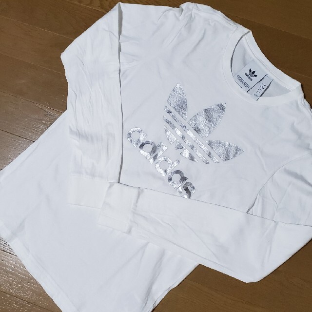 adidas(アディダス)のadidasロンT レディースのトップス(Tシャツ(長袖/七分))の商品写真