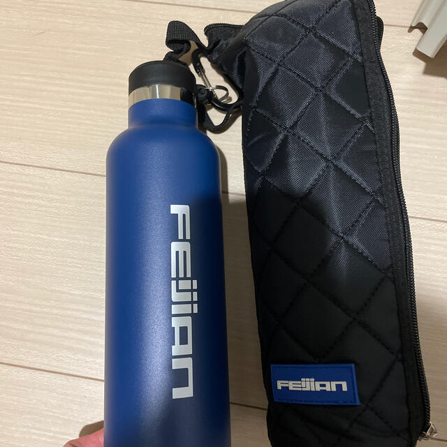 Feijian 水筒 ステンレスボトル 直飲み 750ml の通販 By さおり S Shop ラクマ Feijian 水筒 ステンレスボトル 直飲み 750ml の通販 By さおり S Shop ラクマ